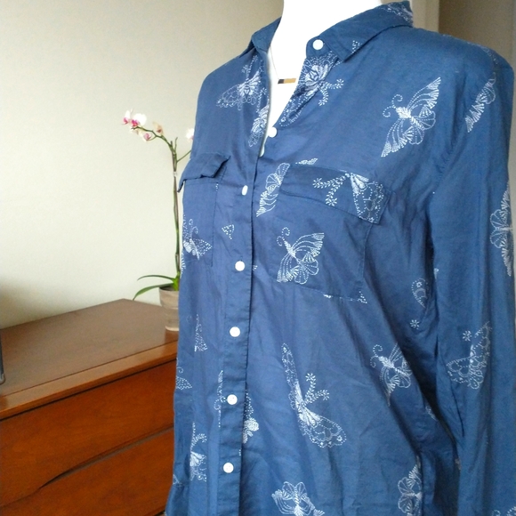 Gap Butterfly Button Down- XS - Picture 5 of 6